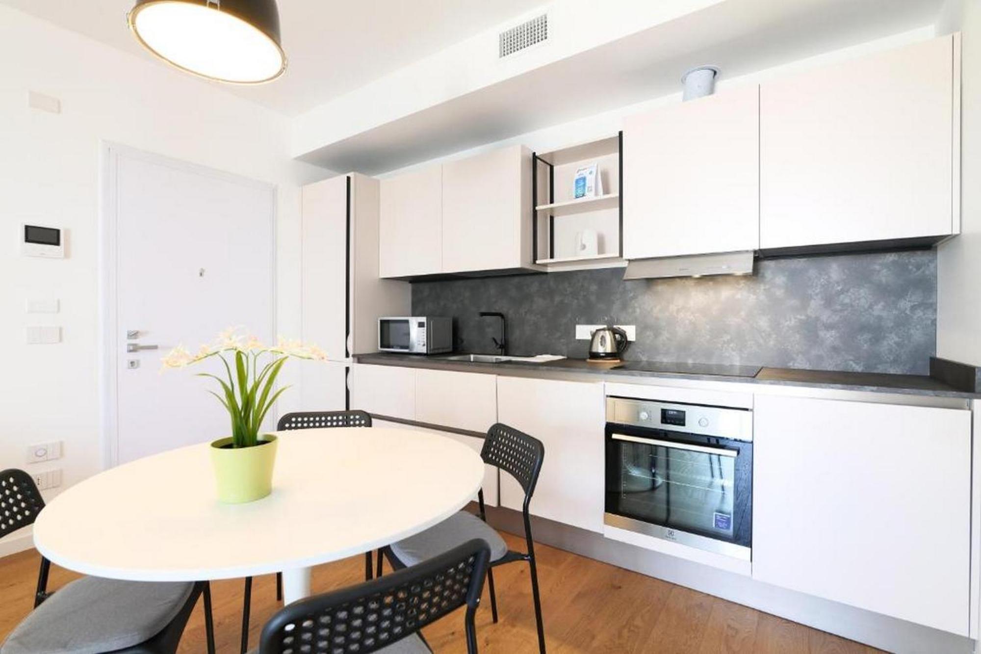 Lovely Terrace Apartment - Porta Romana District מילאנו מראה חיצוני תמונה